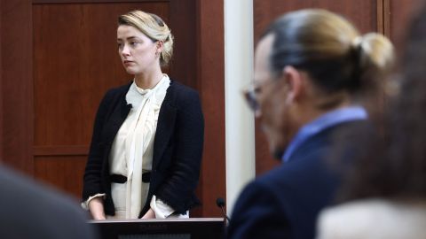 El equipo de Johnny Depp dice que Amber Heard ha dado 'la actuación de su vida'.