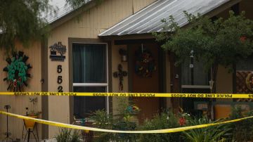 La casa del pistolero, Salvador Ramos, de 18 años, fue acordonada con cinta policial.