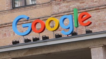 Google eliminó la publicidad de más de 60 medios de comunicación oficiales de Rusia.