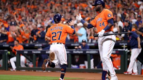 José Altive (L) y Yordan Álvarez (R) son dos de las cartas más ofensivas que tienen Houston Astros en la presente temporada.