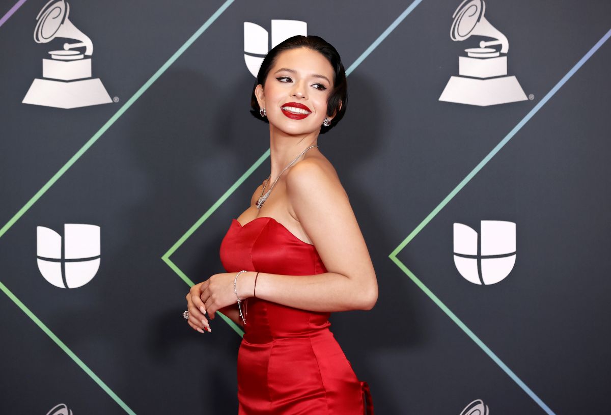 Ángela Aguilar en los Latin Grammy.