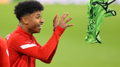 Karim Adeyemi durante una sesión de entrenamiento con el Salzburg en un encuentro de Champions League en 2022.