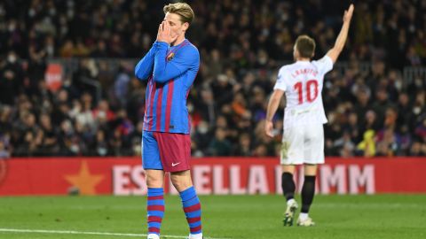 Frenkie De Jong durante un encuentro ante Sevilla en 2022.