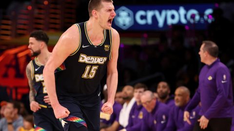 Nikola Jokic es el único jugador de la historia en lograr al menos 2,000 puntos, 1,000 rebotes y 500 asistencias en una misma temporada.