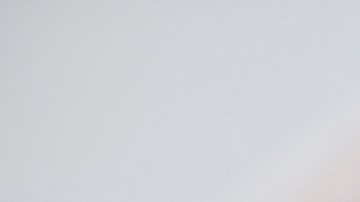 Eugenio Derbez ha bromeado sobre la supuesta compra de una nueva mansión