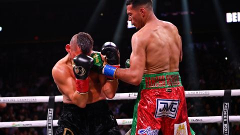 David Benavidez noqueó a Lemieux en el tercer round de la pelea.