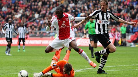 Jody Lukoki durante un encuentro entre Ajax y Heracles en 2012.