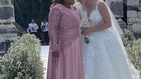 Francisca junto a su madre doña Divina