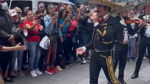 Pablo Montero de Vicente Fernández en Times Square