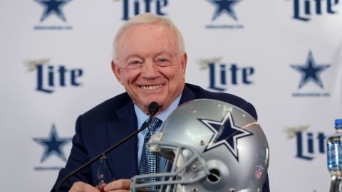 Jerry Jones, Dallas Cowboys sufrió un impactacte accidente de tránsito