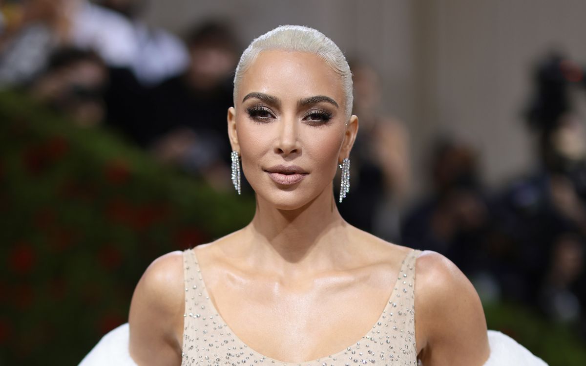 Kim Kardashian dijo haber estado a dieta estricta para perder 16 libras en 3 semanas y poder usar vestido de Marilyn Monroe en la Met Gala.