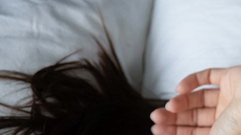 Mujer en la cama