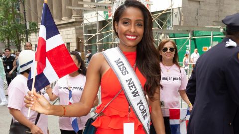 En la imagen aparece Génesis Suero como Miss Nueva York, en 2018.