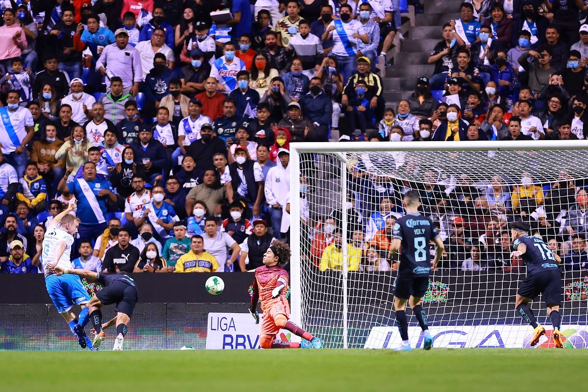 Con gol del venezolano Fernando Aristeguieta el Puebla empató con el ...