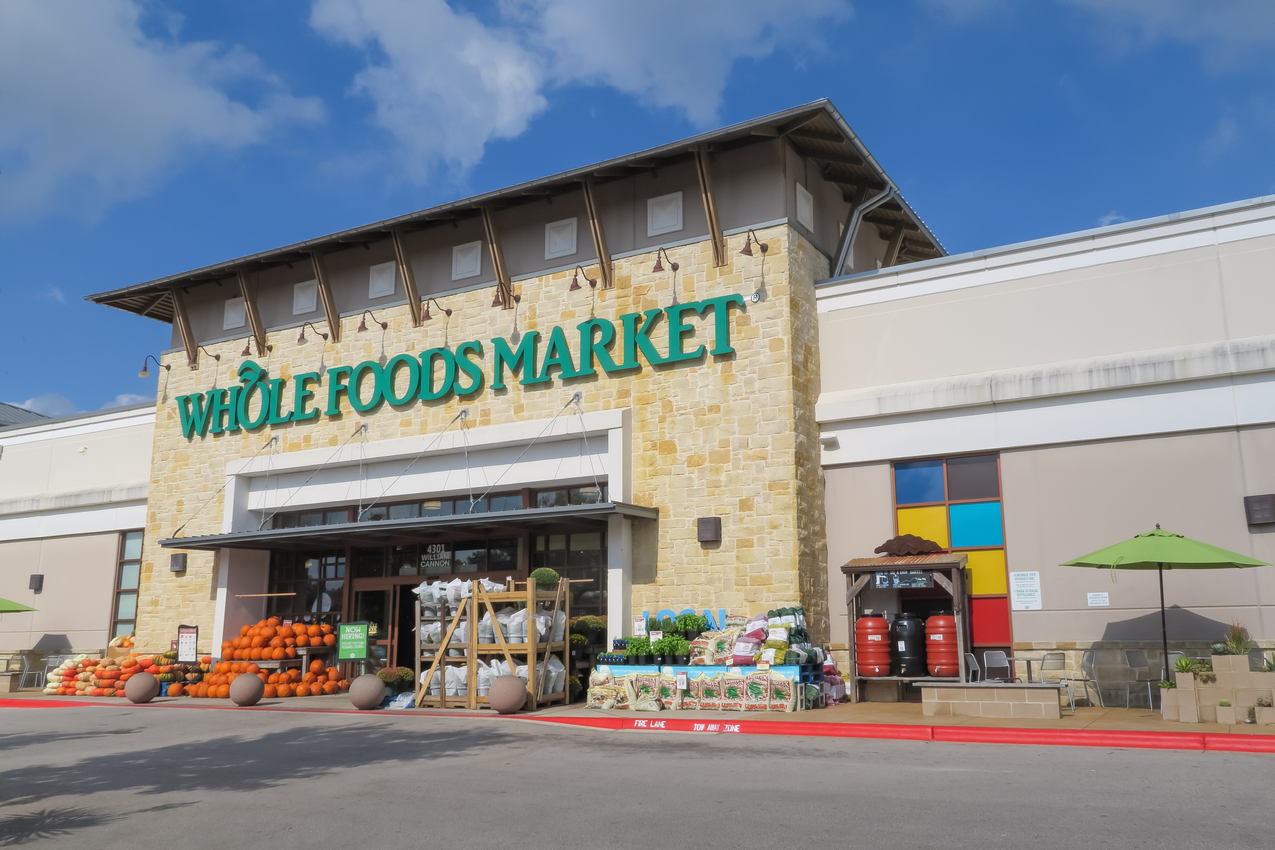 compra los supermercados Whole Foods por 13.700 millones de dólares, Economía