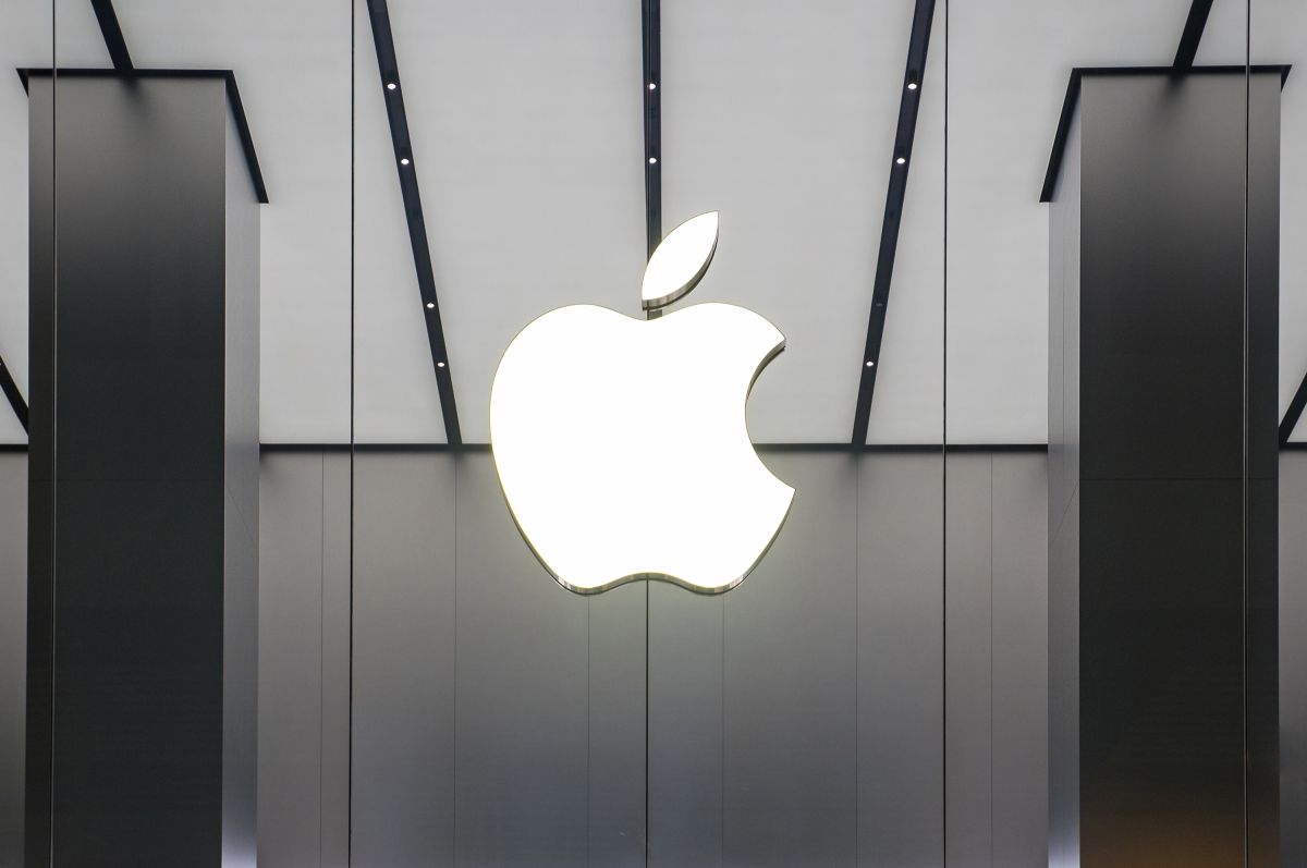 Apple tiene 147,000 empleados y en promedio les paga $128,000 dólares.