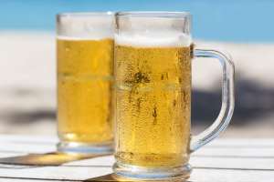 5 mejores cervezas light para beber en el verano 2022