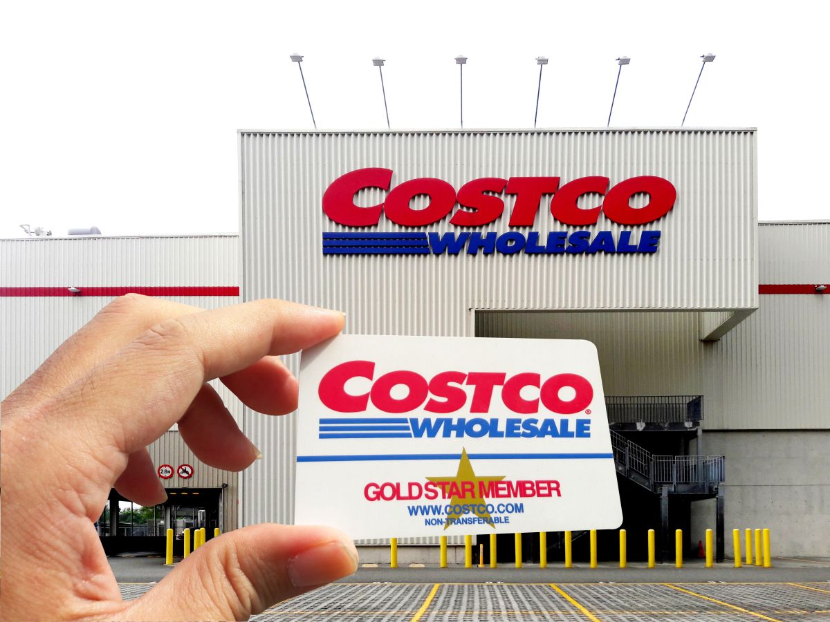 Costco tiene dos tipos de membresías: Gold Star, que cuesta cuesta $60 dólares y Executive, que cuesta $120 dólares.