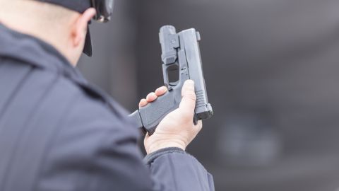Policía armado