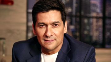 El presentador Rafael Araneda asistió a 'Enamorándonos USA' para despedirse por unos meses.