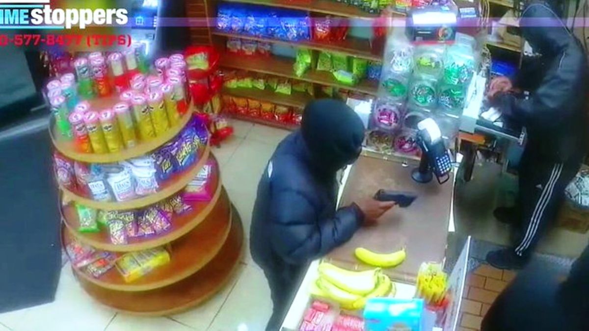 Ladrón armado en bodega de NYC.