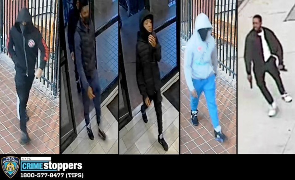 Cinco pistoleros se disparan a plena luz como si nada en calle de Brooklyn: video NYPD