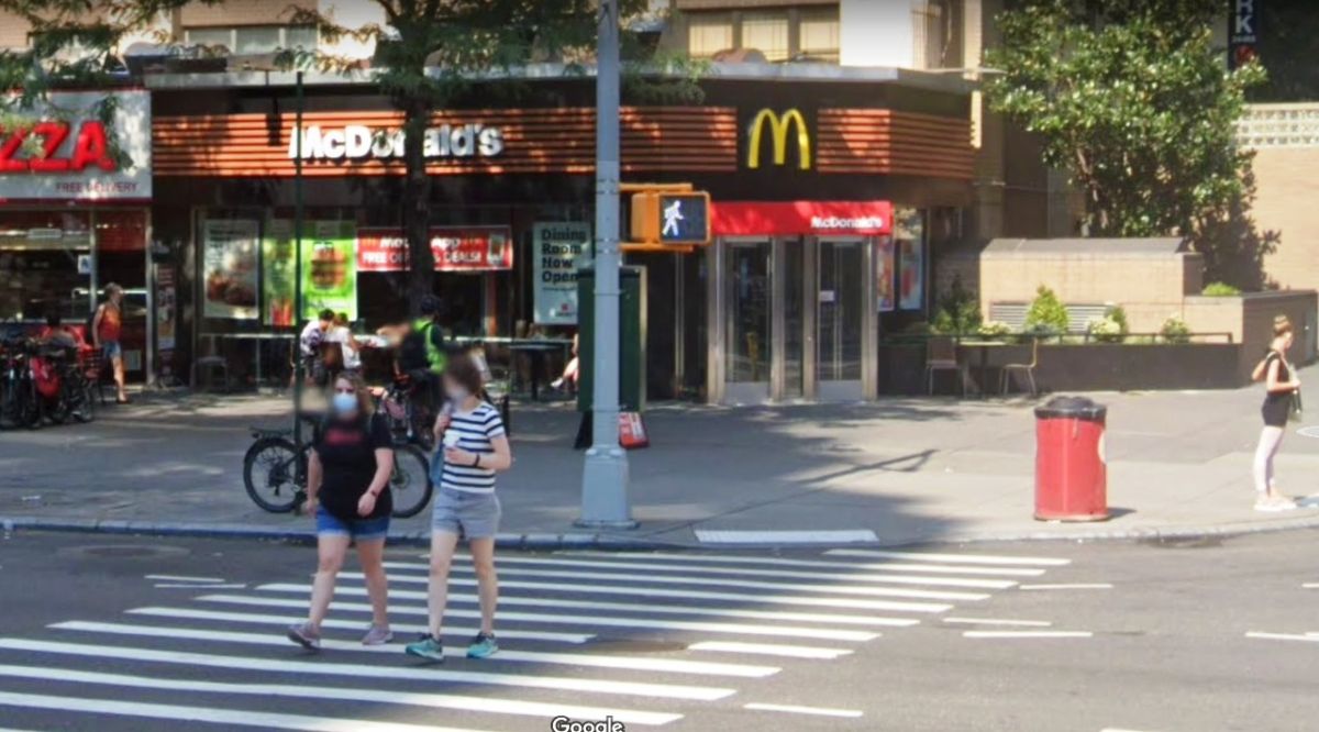 Two teenagers stabbed at Mc Donald’s restaurant in New York: brawl at the beginning of the day