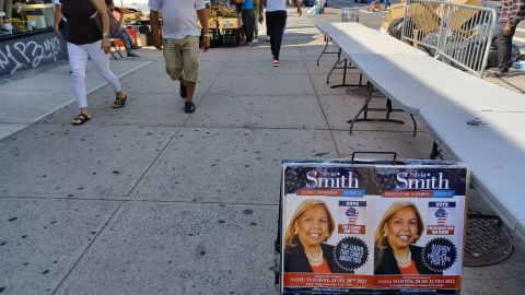 En vecindarios de mayoría hispana en la Gran Manzana, a diferencia de procesos anteriores, la propaganda electoral apenas se observa en las calles.
