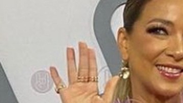 Adamari López y Zuleyka Rivera en Premios a La Música Urbana 2022