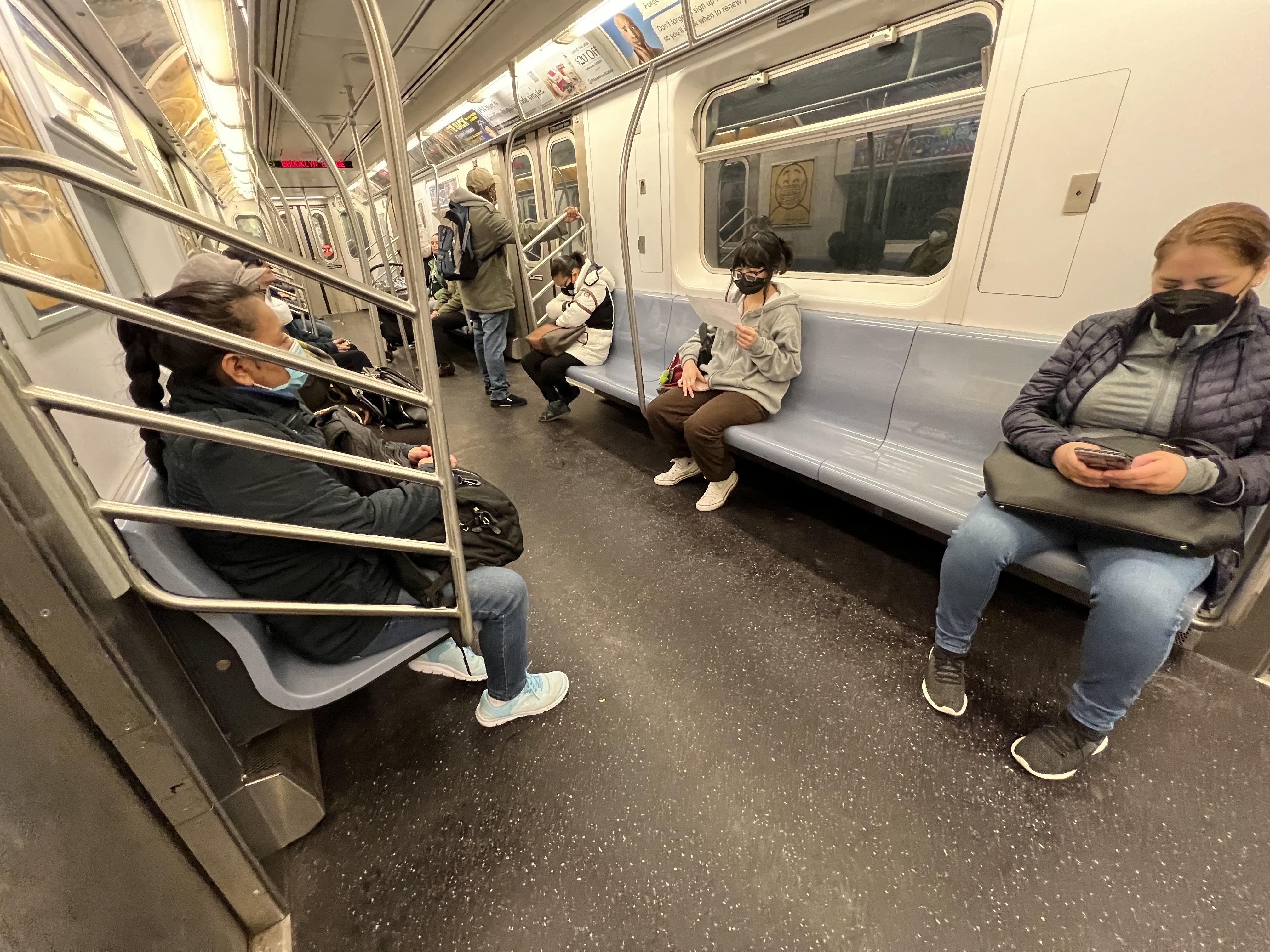 Defensores de pasajeros presentan plan de seguridad para el metro de NYC más allá del patrullaje policial