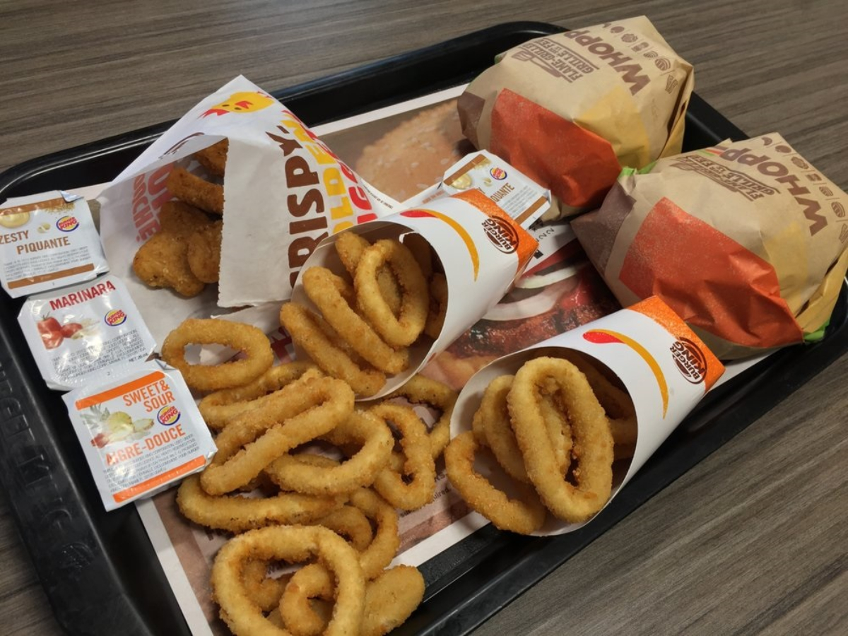 Burger King celebra el Día Nacional del Aro de Cebolla con una gran promoción.
