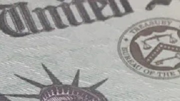 Todavía no hay un plan específico sobre un cheque de estímulo por el alto costo de la gasolina.