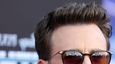 Le preguntaron a Chris Evans por Shakira.