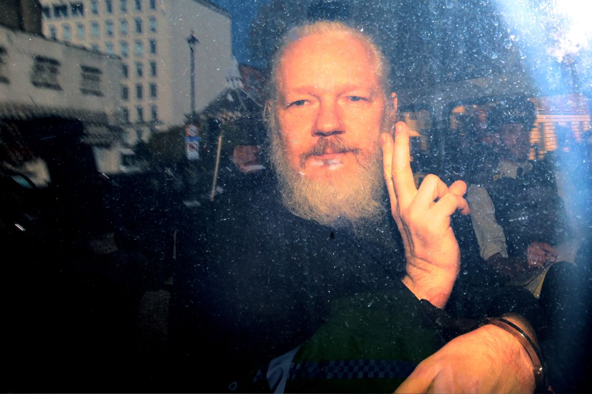 Julian Assange se le acusa de haber difundido documentos confidenciales de EE.UU.