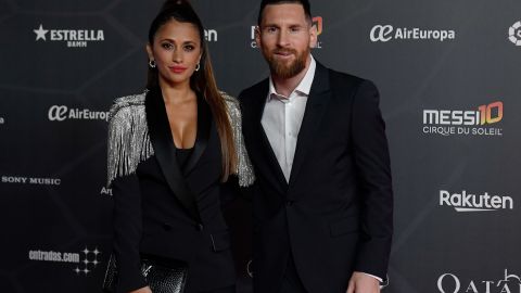 Lionel Messi y Antonela Roccuzzo durante la presentación del Cirque Du Solei "Messi 10", inspirado en el jugador del PSG.