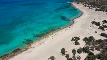 La presunta violación se registró en una playa de Creta.