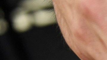 Cualquiera podría portar un arma en Nueva York sin justificar para qué la usará, ordena la Corte Suprema