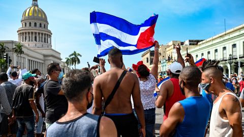 TOPSHOT-CUBA-POLITICS-DEMONSTRATION-DIAZ-CANEL