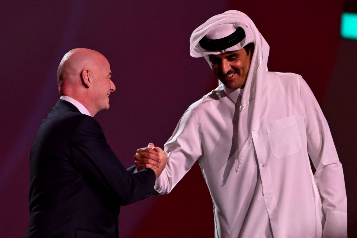 En 2010 Qatar se aseguró los derechos a la Copa del Mundo, al ganar una votación de los 22 miembros ejecutivos de la FIFA.
