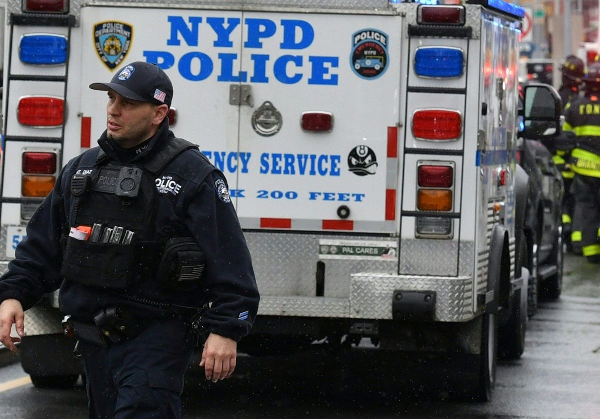 El NYPD no reportó cargos contra el conductor del camión.