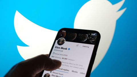 Elon Musk anunció en abril la compra de Twitter por $44,000 millones de dólares.