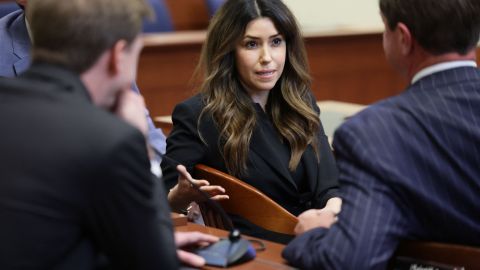 Los abogados de Johnny Depp fueron presa de los nervios y la tensión mientras esperaban el veredicto.