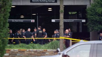 Al menos cuatro personas murieron en un tiroteo en el edificio médico Natalie en el campus del hospital.