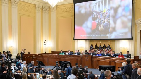 El comité que investiga el asalto al Capitolio mostró un escalofriante video.