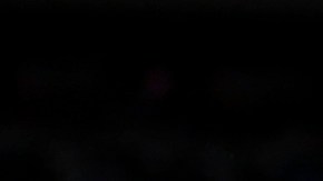 Kyle Higashioka recorre las bases tras conectar el cuadrangular al primera base de Chicago Cubs, Frank Schwindel.