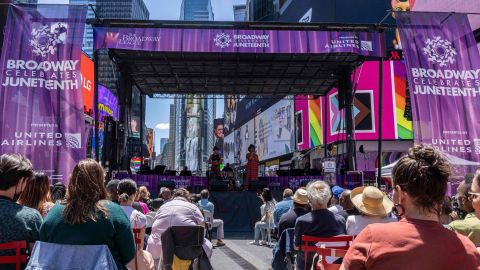 En varias partes del país, como en Nueva York, se celebra el día de la emancipación total de los esclavos.