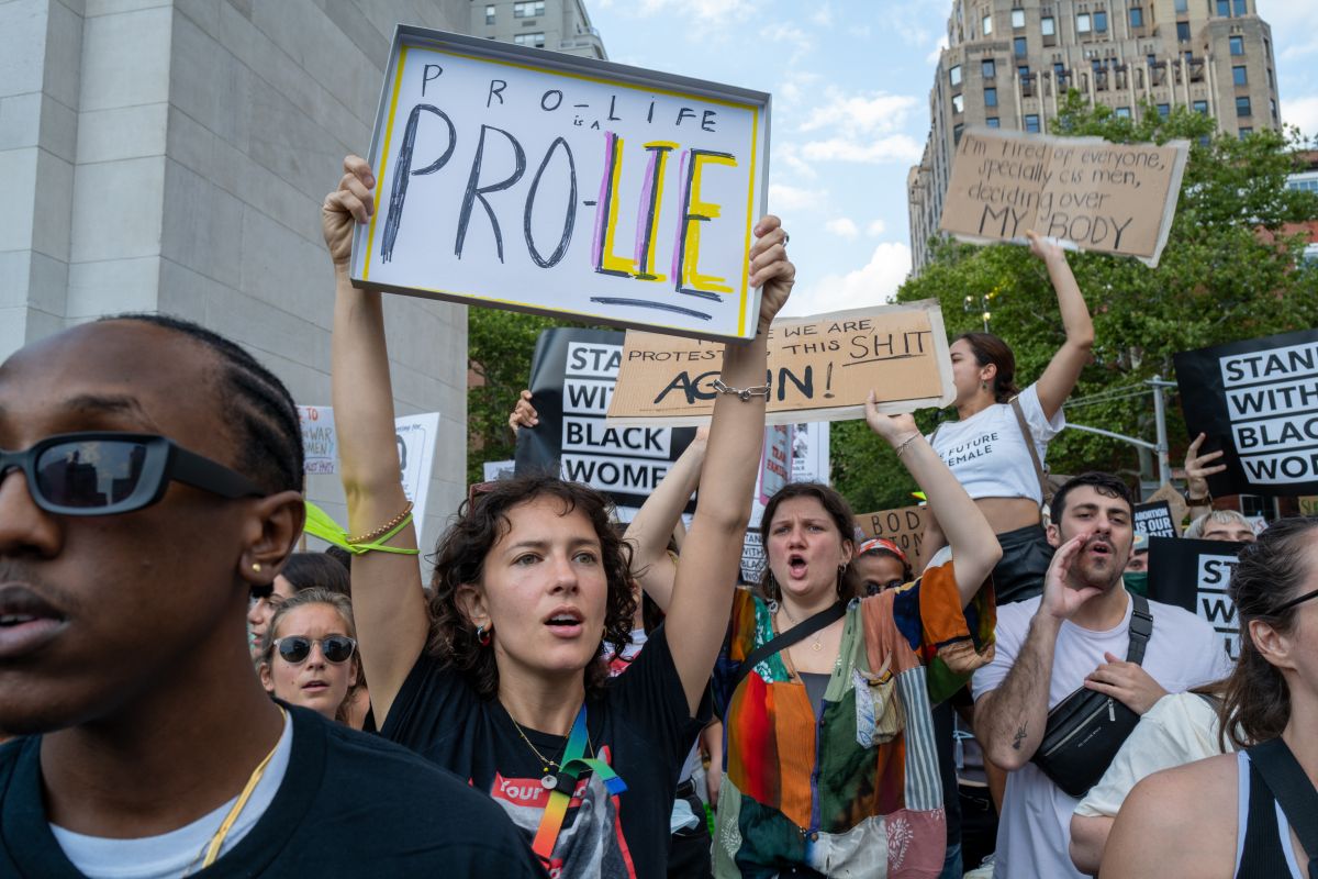 Manifestantes en contra de la anulación de Roe vs Wade en Manhattan.