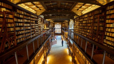 La obra salió de la librería el 17 de julio de 1946.