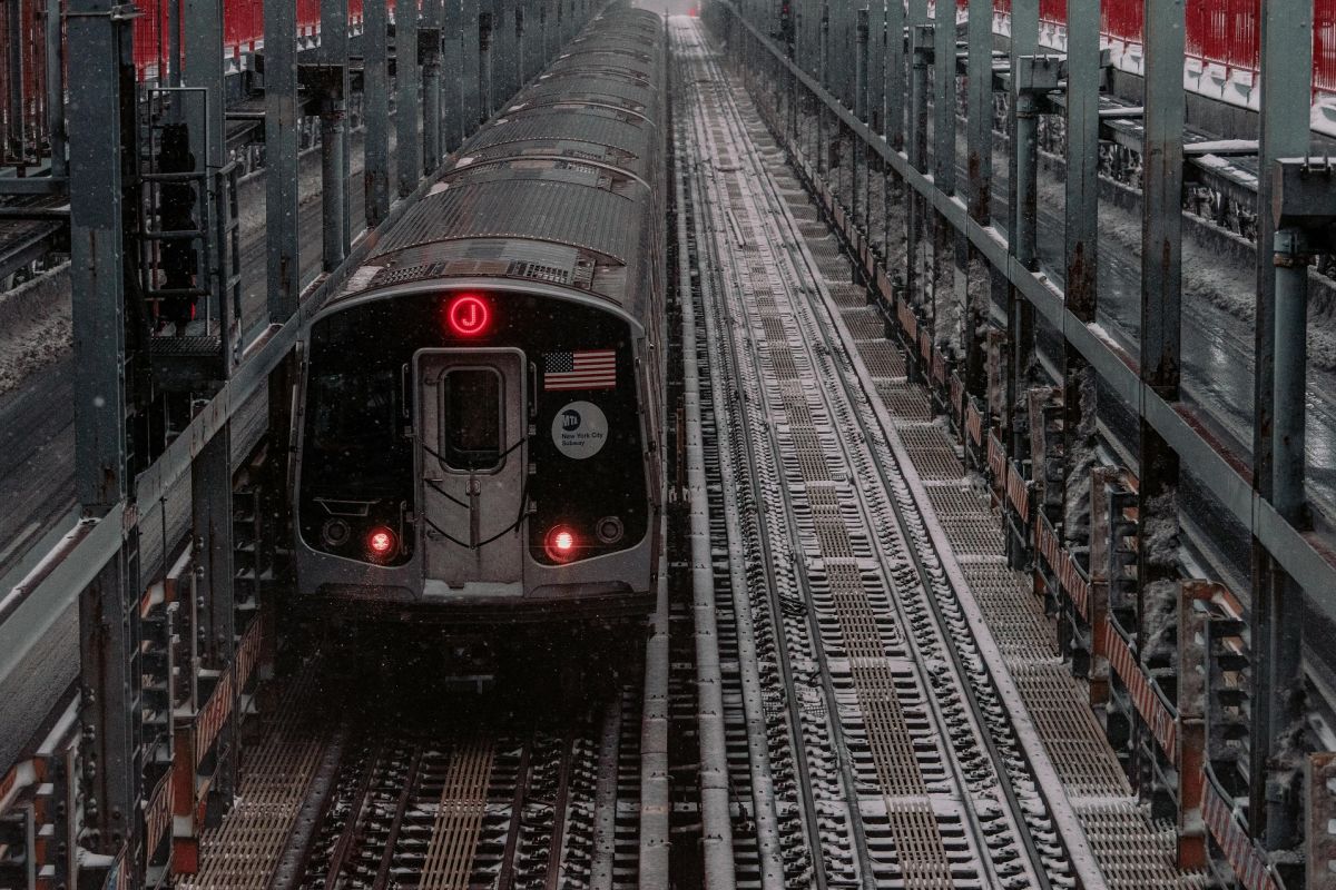 Plataforma elevada del Metro de Nueva York, en Williamsburg Bridge.