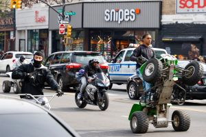 Lanzan plan para sacar motocicletas ilegales de las calles de NYC
